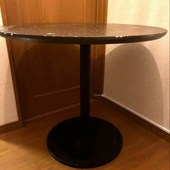 カフェ円卓・円形テーブル（ブラウン・ブラック）の画像