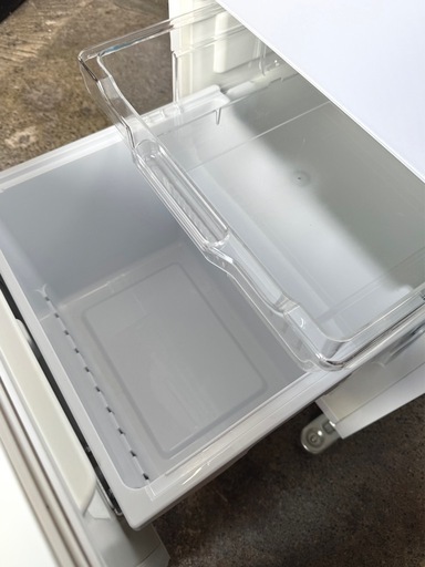 札幌市内配送可 18年製 Hisense ハイセンス 134L 2ドア冷蔵庫 HR-G13A-W 右開き 