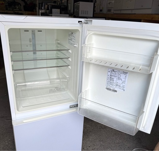 札幌市内配送可 18年製 Hisense ハイセンス 134L 2ドア冷蔵庫 HR-G13A-W 右開き 