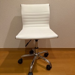 イームズチェアの画像