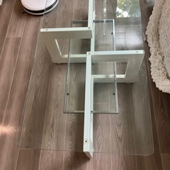 ガラステーブル(ACTUS)の画像