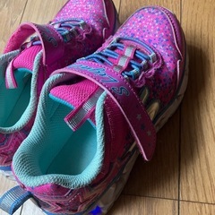 スケッチャーズ　女児　19cm 光る靴の画像