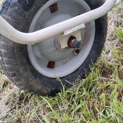 アルミコンテナカー（アルミ一輪車）の画像