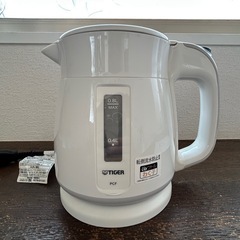 タイガー 電気ケトル わく子 0.8Lの画像