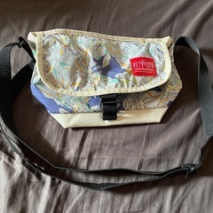 Manhattan Portage 花柄ショルダーバッグ　マンハッタンの画像