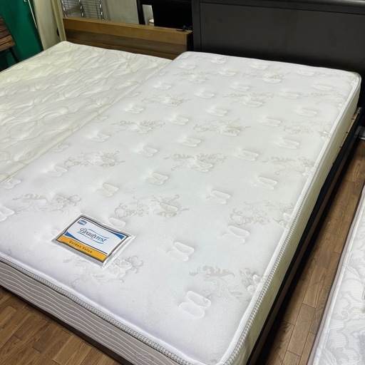 セミダブルベッド！シモンズ！