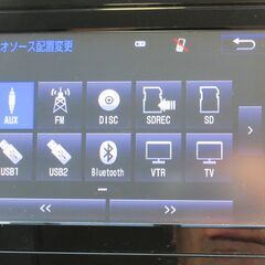 トヨタ　エスクァイア　Ｇｉ★1年保証★ロードサービス付　メーカーＯＰナビ　地デジ　バックカメラ　Ｂｌｕｅｔｏｏｔｈ　両側パワースライド　黒革シートヒーター　クルコン　ＥＴＣ　スマートキー　オートライト　オートハイビーム　ＬＥＤヘッド　純正１５ＡＷの画像