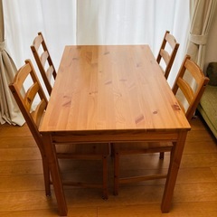 IKEA ダイニングテーブル&チェア4脚セットの画像