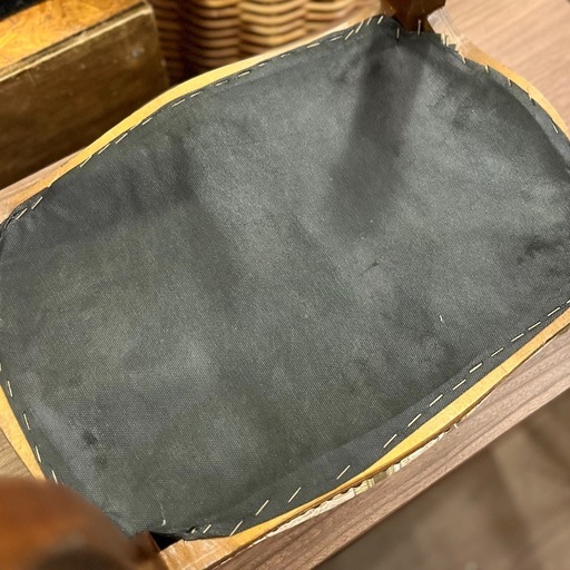 (A) 猫脚 フットスツール オットマン ヨーロピアン クラシック 輸入家具　フットレスト European Foot Stool Ottoman Classic Italian Style Furniture rest Cat Leg Stool Classic European Style Furniture gabriole leg ネコ脚　ねこ脚  検） 猫脚 フットスツール オットマン ヨーロピアン家具 イタリア家具 クラシック家具 輸入家具 ロココ調 アンティーク調 スツール 足置き 椅子