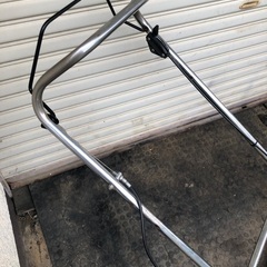 実働　芝刈機　ROVER75 ガソリンエンジン自走式草刈機の画像