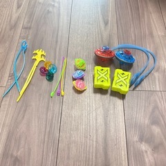 ベイブレードスタジオ　コマとおまけのおもちゃ付きの画像