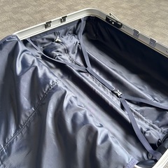 スーツケース 90L （ジャンク品タイヤ破損）  の画像