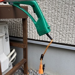 マキタ草刈り機100v 高枝切りハサミのセットの画像