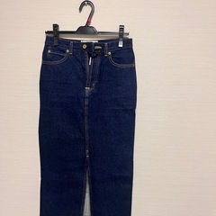 女性ファッション　デニムスカートの画像