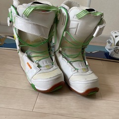 スノボ板・ブーツ・収納ケース一式の画像