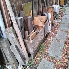 逗子 無料あげます 木片 木材 角材 焚火 キャンプファイアー ...