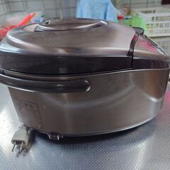 炊飯器　ユーズド　お釜が少し傷んでいます。の画像