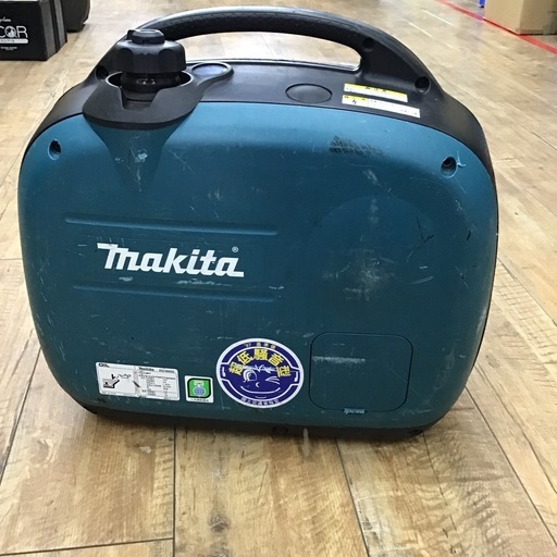 中古　makita インバーター発電機　