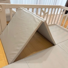 【美品】【iFam アイファム doridori 】ベビーサークル BIRCH バーチ ドア付10枚➕専用マット の画像