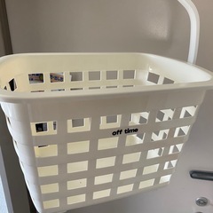 衣装ケース、洗濯カゴの画像
