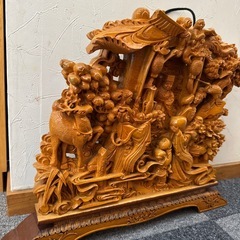 精密細工 装飾品 工芸品 木彫り　中国　仙人　極細密木彫り　縁起物　王様　桃の画像