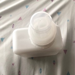 詰め替え用洗剤ボトル　ケースの画像