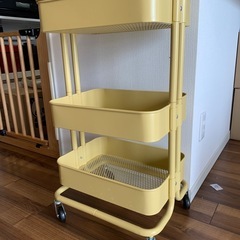 IKEA 移動式ラックの画像