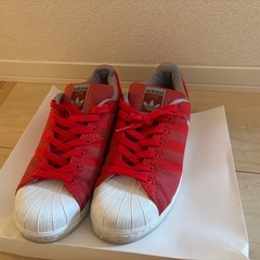 adidas superstar 28cm 赤色　スニーカーの画像