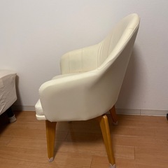 レザー ダイニングチェア　回転式の画像