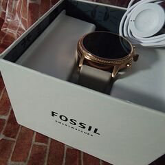 中古美品　FOSSIL フォッシル/スマートウォッチ/第5世代/ゴールド/DW10F1/WearOSの画像