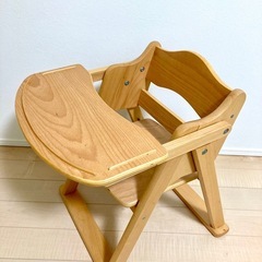 【取引終了】テーブル付きベビーローチェアの画像