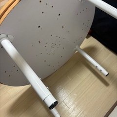 丸テーブルの画像