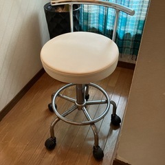 カウンターチェアーの画像