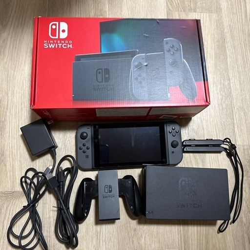 Nintendo Switch ニンテンドースイッチ　アクセサリー付き　グレー(取引中)