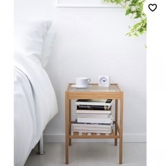 IKEA ネスナ ガラス面サイドテーブルの画像