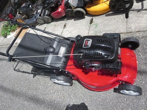 新品自走芝刈り機6馬力バケット付き