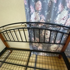 ダブルベッドの画像