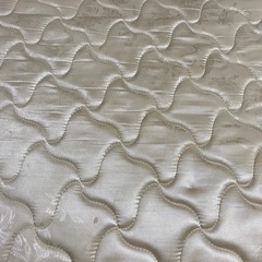 ダブルベッドの画像