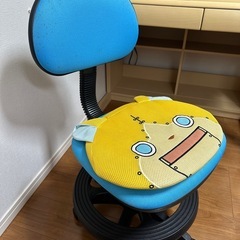 子供の勉強机の画像