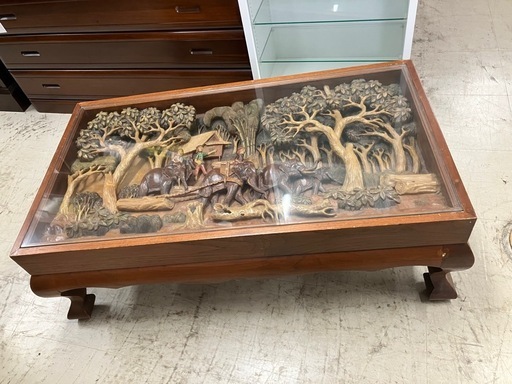 希望価格中　アンティーク家具　木製彫刻装飾　ガラス　テーブル ロ 2509-244 木製立体手彫りローテーブル 天面ガラス板付き アジアン