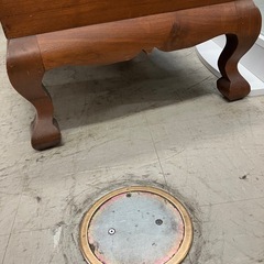 ロ 2509-244 木製立体手彫りローテーブル 天面ガラス板付き アジアン家具 レトロ 希少1点物 大人気の手彫りテーブル入荷しました！！ ご予約はお早目に！！ 中古の画像