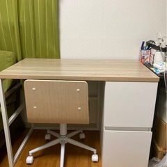 【急募】机とイスのセットの画像