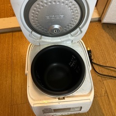 炊飯器と計量器　50円になってますが0円であげますの画像