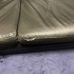 ソファー合皮ブラック無料お譲りしますの画像
