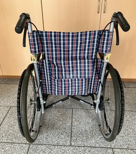 車椅子(中古)   　介護用折りたたみ式　日進医療器NEO-01