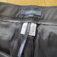 Burberry スーツパンツの画像