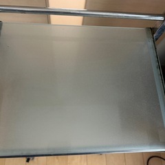 ワゴン　ガラス　コマ付きの画像