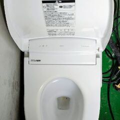 TOTOネオレストRH1 ウォシュレットトイレ（お話し中）の画像