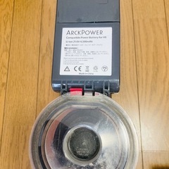 Dyson V8コードレスクリーナー✨ 付属品あり／使用に問題なしの画像