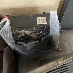 （決まりました）小さい冷蔵庫、ソファー、冷蔵庫の画像